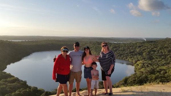 Family tour to World's View scenic viewpoint near Chidenguele resort